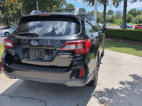 Used 2015 Subaru Outback 2.5i Limited AWD/4WD image 10