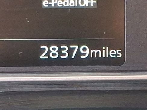 Used 2023 Nissan Leaf S image 20