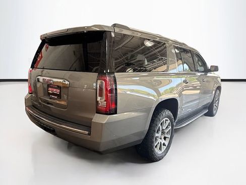 Used 2019 GMC Yukon XL Denali image 6