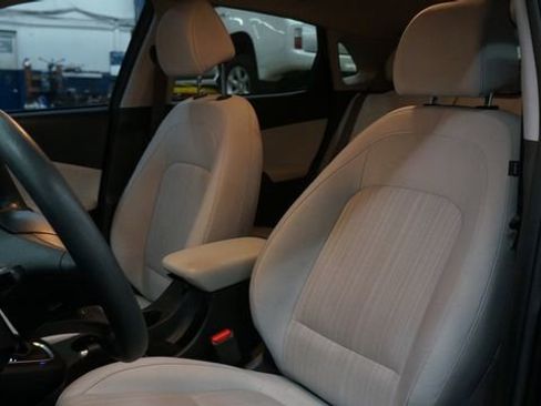 Used 2023 Hyundai Kona SEL image 11