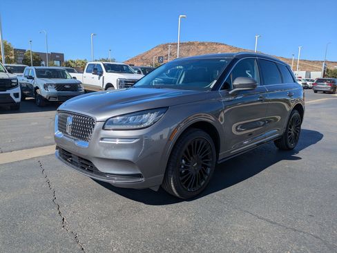 Used 2022 Lincoln Corsair Reserve image 8