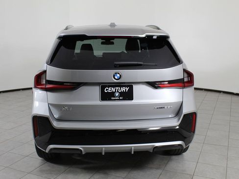 Used 2025 BMW X1 xDrive28i w/ Technology Package image 9