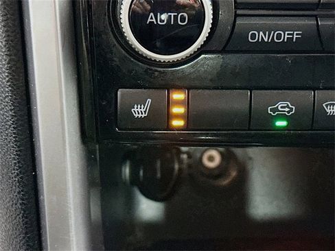 Used 2022 Subaru Ascent Premium w/ Convenience Package image 19