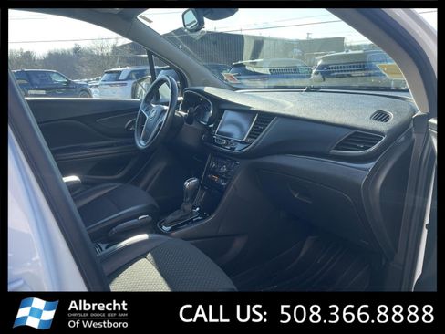 Used 2021 Buick Encore Preferred w/ Safety Package image 19