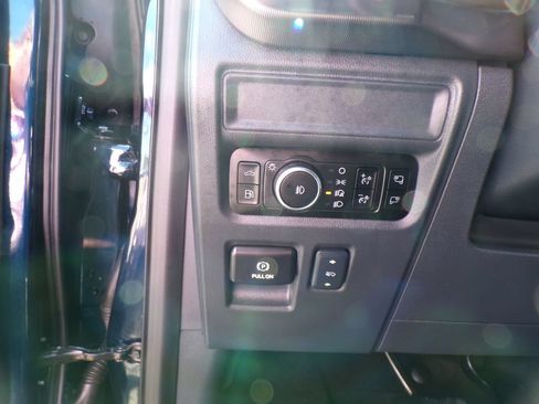 Used 2025 Ford F150 Platinum AWD/4WD image 16