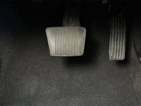 Used 2023 Jeep Cherokee Altitude Lux image 43