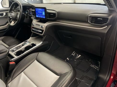 Used 2023 Ford Explorer XLT w/ XLT Sport Appearance Package AWD/4WD image 23