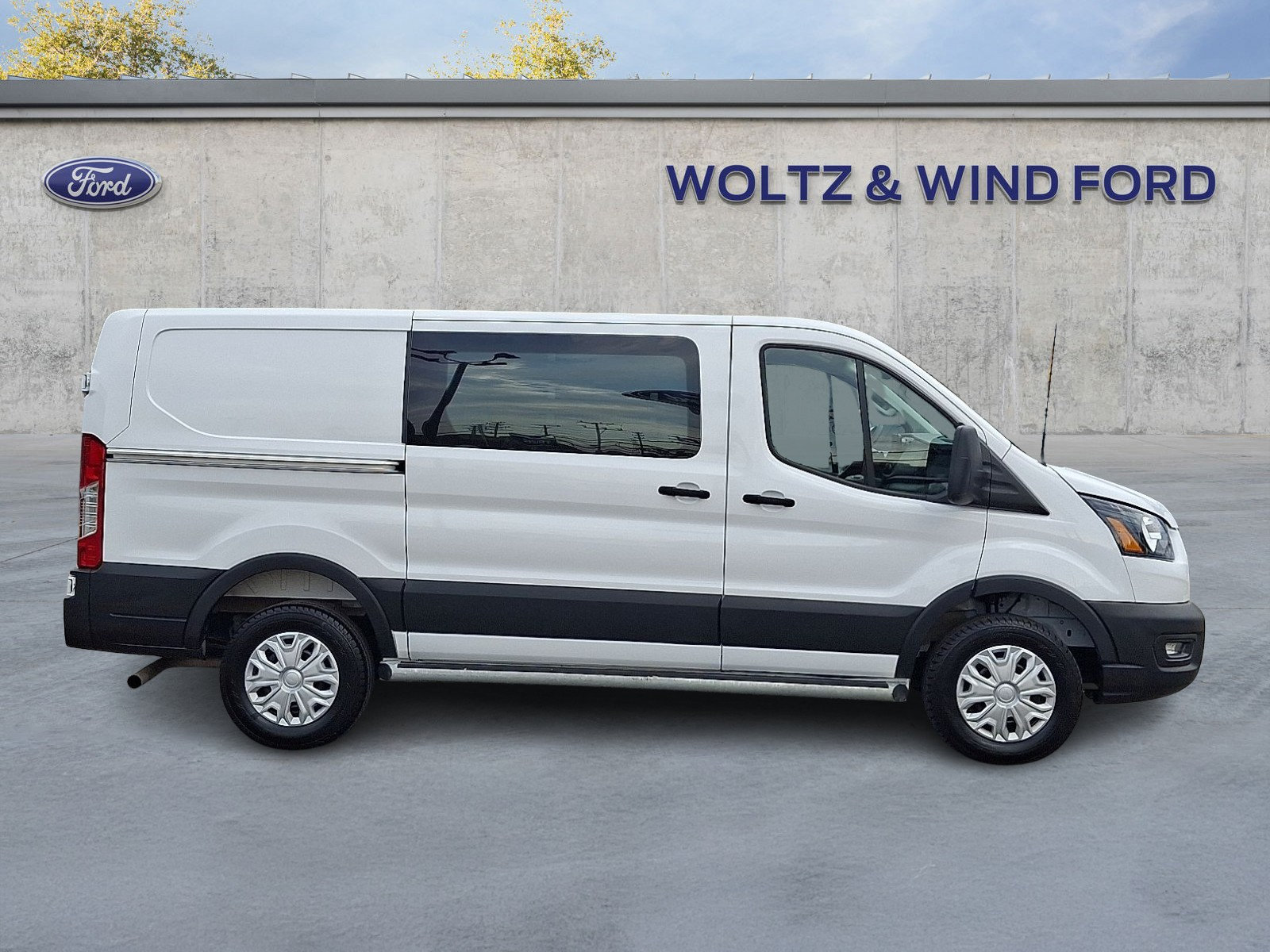 Used 2025 Ford Transit 250 Low Roof w/ Exterior Upgrade Package RWD image 7