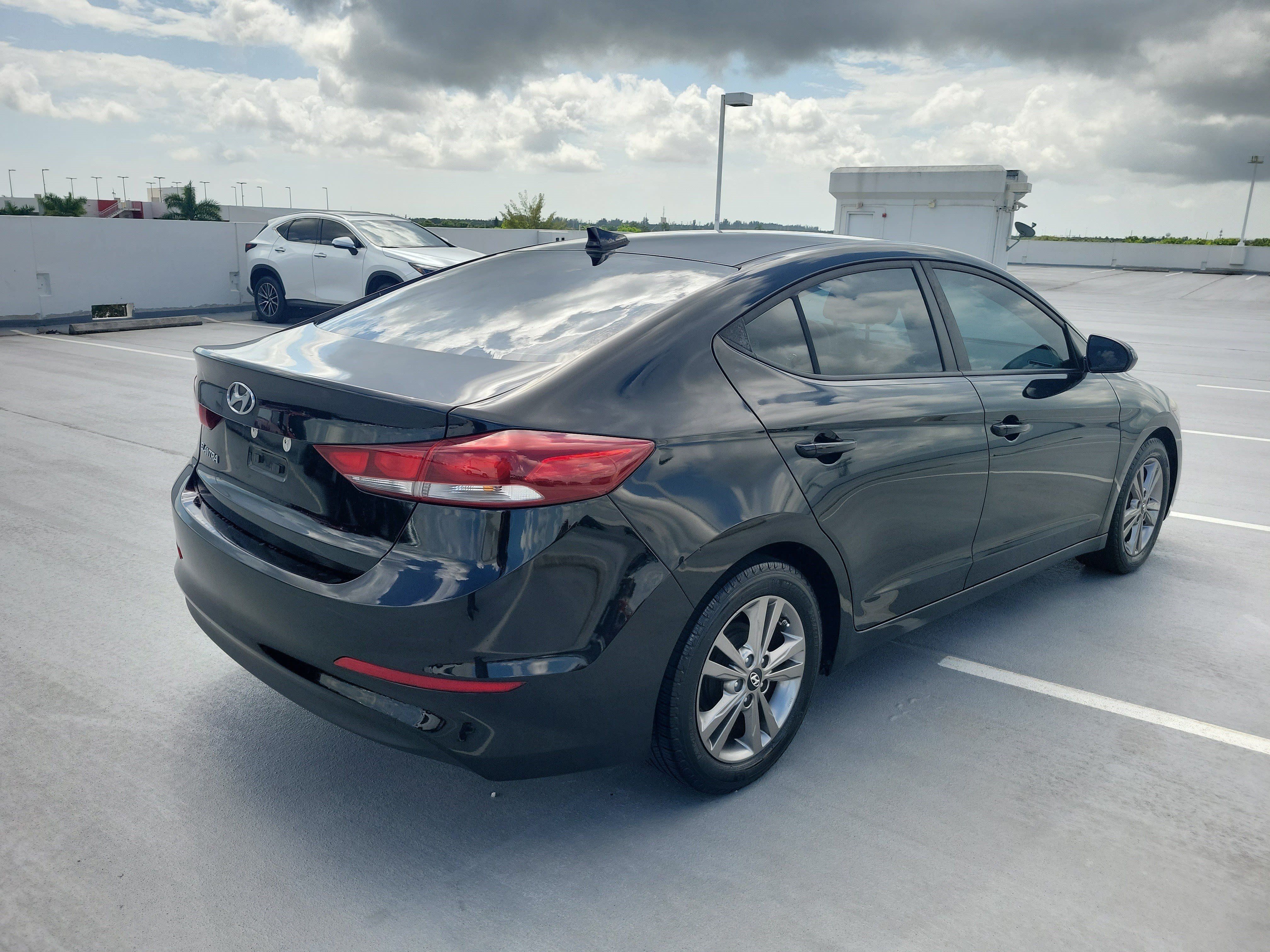 Used 2017 Hyundai Elantra SE FWD image 7