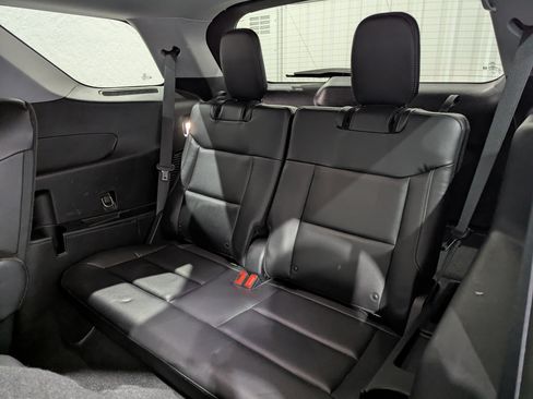 Used 2020 Ford Explorer XLT w/ Equipment Group 202A image 12