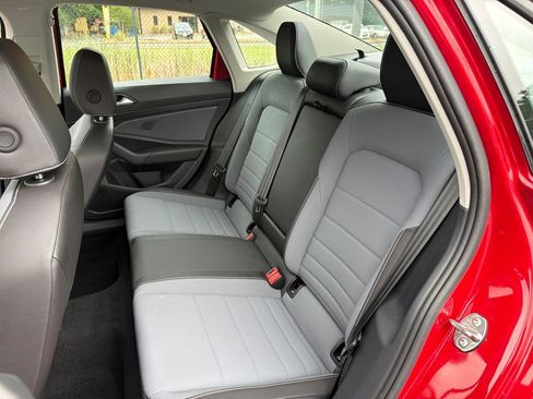 Used 2025 Volkswagen Jetta SE w/ Sunroof Package FWD image 25