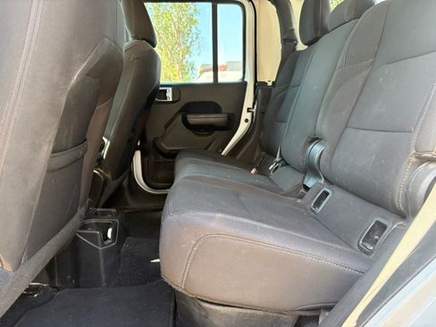 Used 2021 Jeep Gladiator Sport AWD/4WD image 9