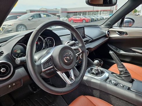 Used 2023 MAZDA MX-5 Miata Grand Touring RWD image 10