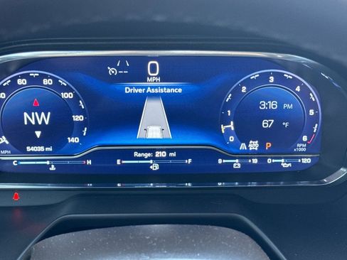 Used 2024 Chevrolet Suburban LT image 40