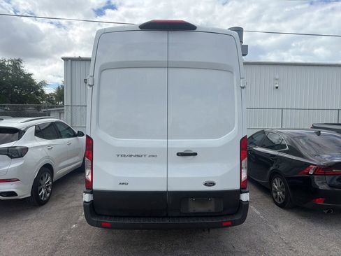 Used 2022 Ford Transit 250 148 High Roof AWD image 9