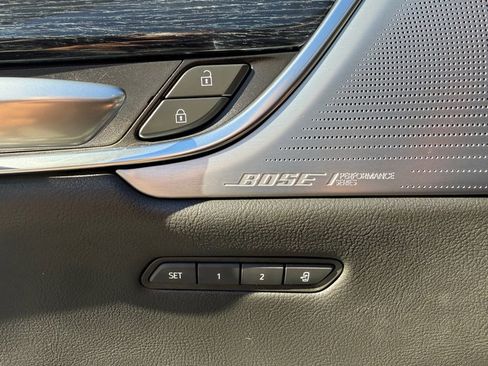 Used 2025 Cadillac XT5 Premium Luxury image 12