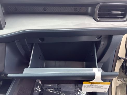 New 2025 Ford Maverick Lariat w/ Black Appearance Package image 33