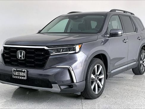Used 2024 Honda Pilot Touring image 5
