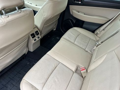 Used 2017 Subaru Outback 3.6R Limited image 4