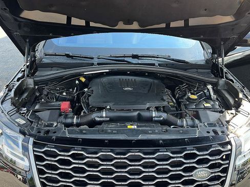 Used 2018 Land Rover Range Rover Velar R-Dynamic SE AWD/4WD image 9