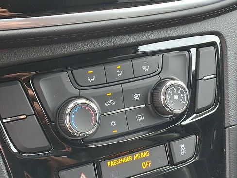 Used 2022 Buick Encore Preferred w/ Safety Package image 16