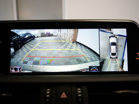 Used 2020 Lexus ES 300h w/ Accessory Package 2 image 24