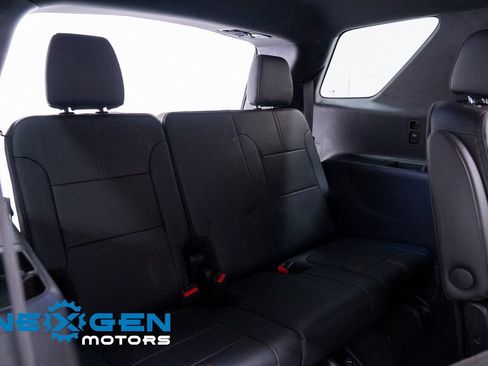 Used 2023 Chevrolet Traverse RS w/ LPO, Floor Liner Package AWD/4WD image 47