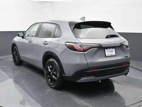 Used 2025 Honda HR-V Sport image 3
