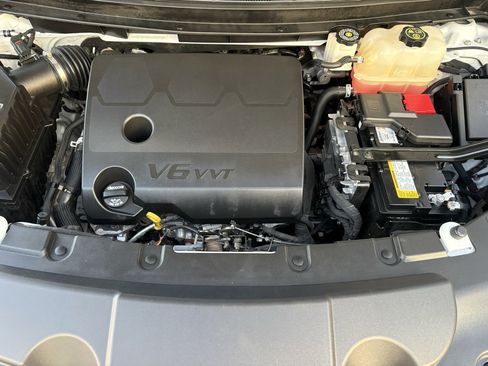 Used 2023 Chevrolet Traverse LT FWD image 33