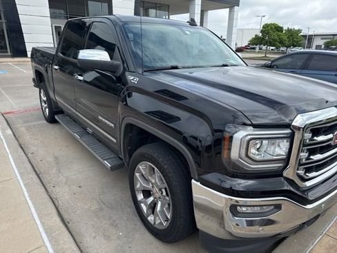 Used 2018 GMC Sierra 1500 SLT w/ SLT Premium Package image 2