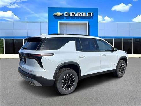 New 2026 Chevrolet Traverse Z71 w/ Enhanced Driving Package image 3