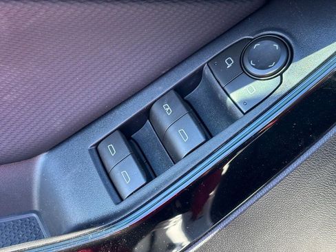 New 2026 Chevrolet Equinox LT w/ Convenience Package II image 11