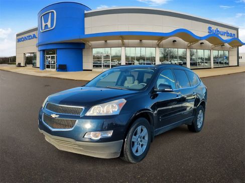 Used 2010 Chevrolet Traverse LT w/ Personal Connectivity Package image 4