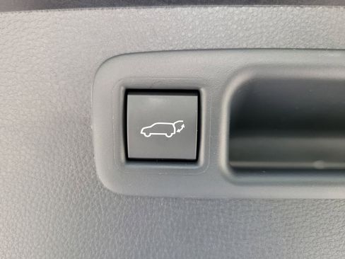 New 2026 Toyota Highlander Limited AWD/4WD image 10