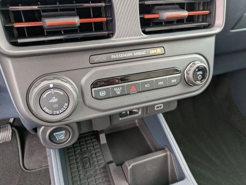 New 2025 Ford Maverick Lariat image 36