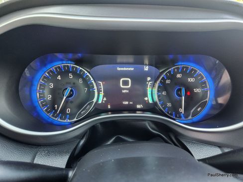 Used 2026 Chrysler Pacifica Select FWD image 43