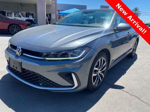 Used 2025 Volkswagen Jetta SE FWD image 1