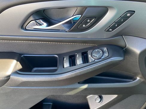 Used 2020 Chevrolet Traverse Premier image 13
