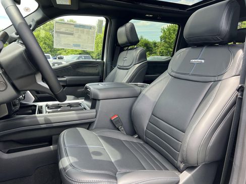 New 2025 Ford F250 Platinum w/ Tremor Off-Road Package image 13