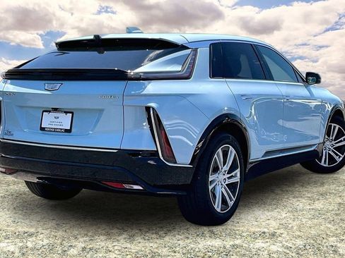 Certified 2024 Cadillac Lyriq Tech w/ Driver Assist Package AWD/4WD image 5