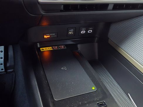 Used 2026 Toyota Camry SE w/ Convenience Package FWD image 16