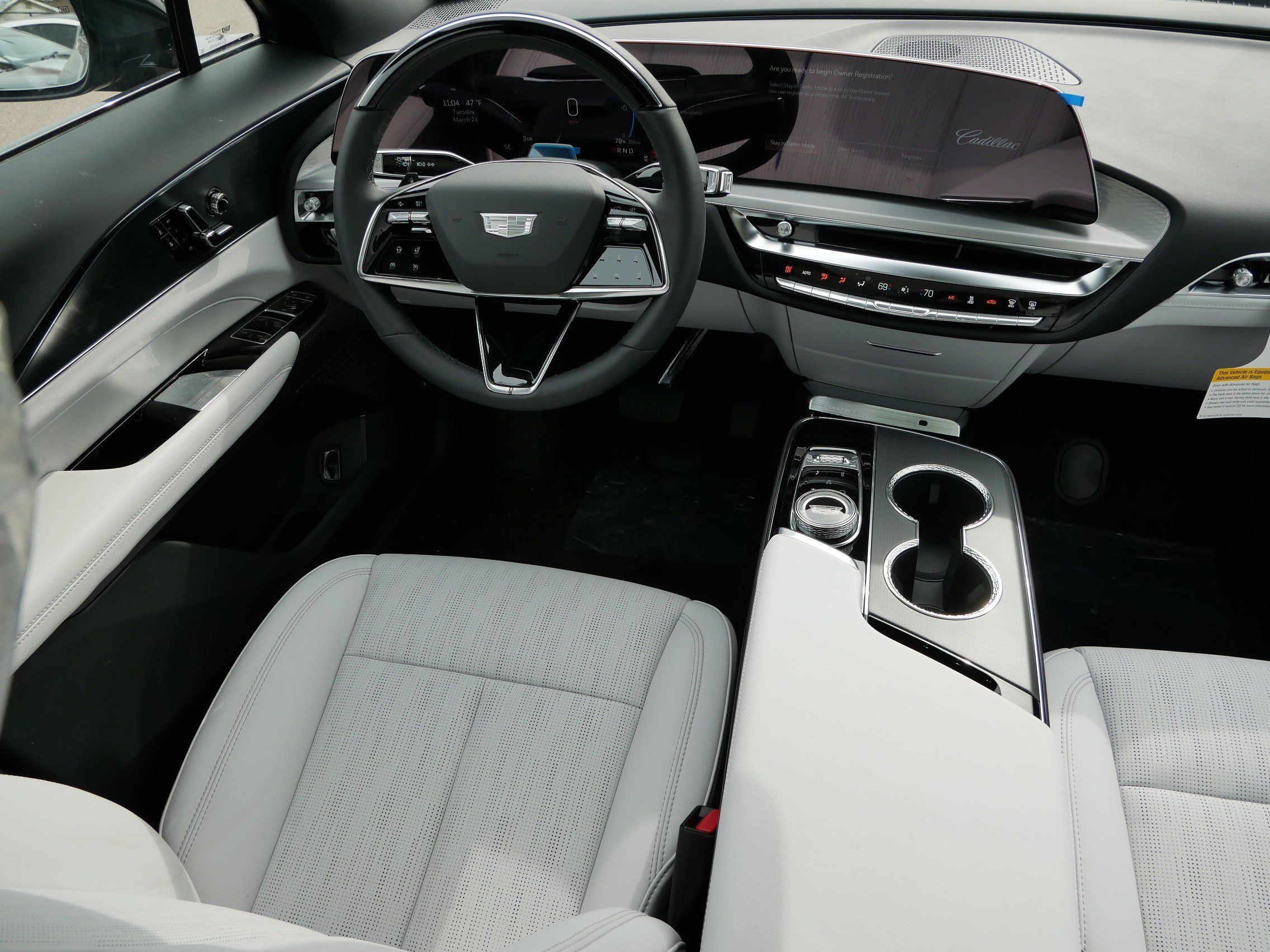 Used 2026 Cadillac Lyriq Sport w/ LPO, Floor Liner Package AWD/4WD image 9