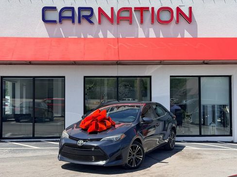 Used 2017 Toyota Corolla LE FWD image 2