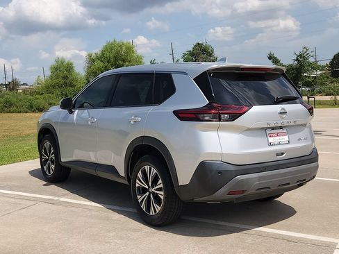 Used 2021 Nissan Rogue SV AWD/4WD image 7