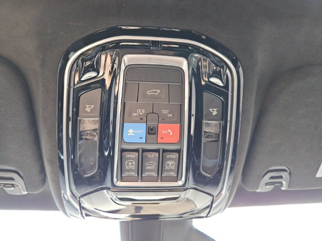 Used 2023 Jeep Grand Wagoneer Series III w/ Rear Seat Video Group 1 AWD/4WD image 21