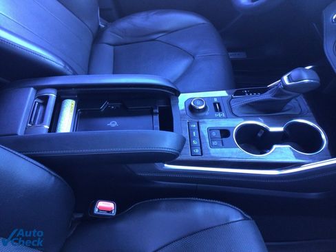 Used 2022 Toyota Highlander Limited image 18