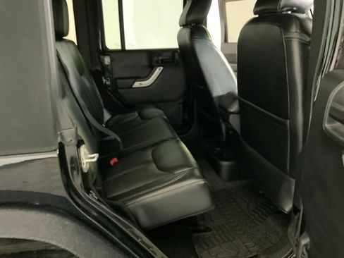 Used 2016 Jeep Wrangler Unlimited Rubicon AWD/4WD image 28