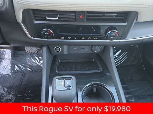 Used 2023 Nissan Rogue SV image 28