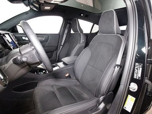 Certified 2023 Volvo C40 P8 Recharge Plus w/ Climate Package AWD/4WD image 18
