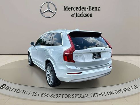 Used 2022 Volvo XC90 T5 Momentum w/ Climate Package FWD image 6